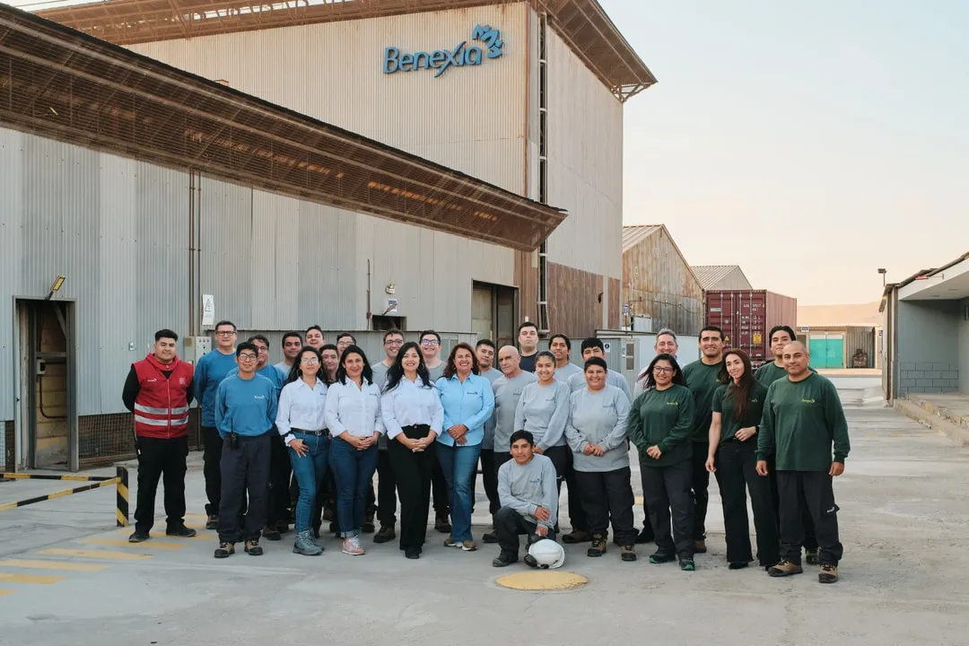The Arica plant team gathered for a group photograph